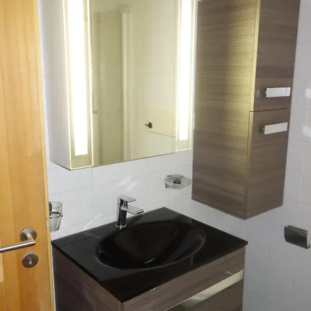 Magrappe M 557 - Lift 12 Pers *